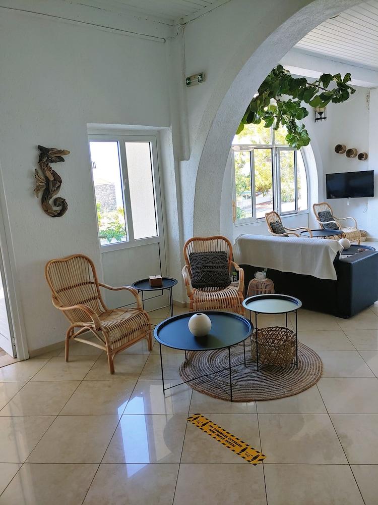 Achlia Hotel Екстериор снимка