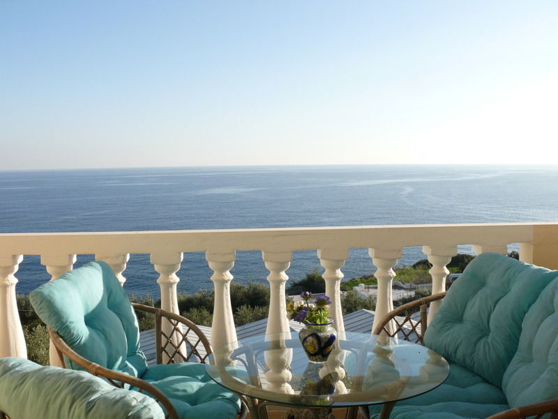 Achlia Hotel Екстериор снимка